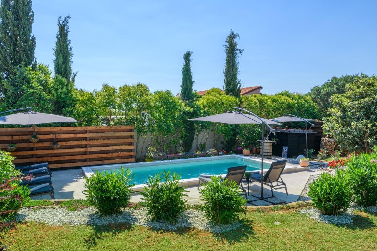 Haus Rustica Villa Pula Ngoại thất bức ảnh
