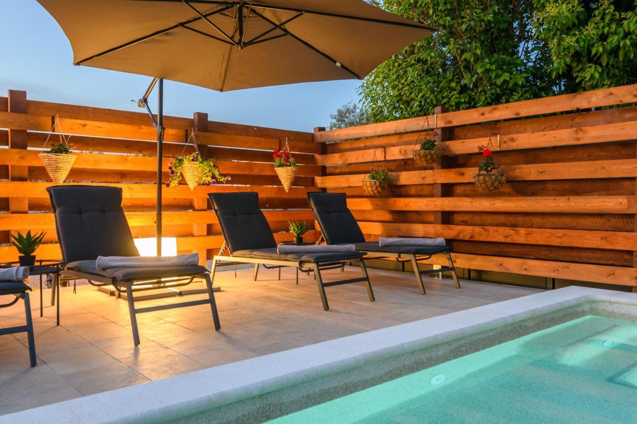 Haus Rustica Villa Pula Ngoại thất bức ảnh