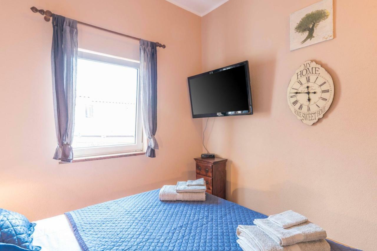 Haus Rustica Villa Pula Ngoại thất bức ảnh