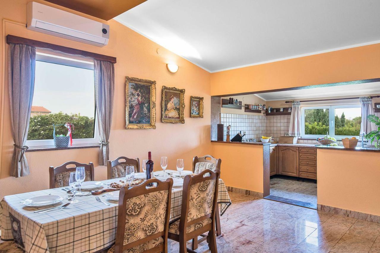 Haus Rustica Villa Pula Ngoại thất bức ảnh